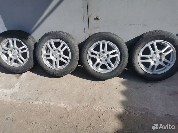 Продам комплек литых дисков