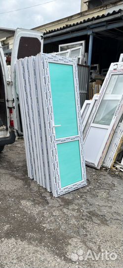Пластиковые двери не Б/У