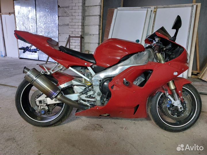 Yamaha R1