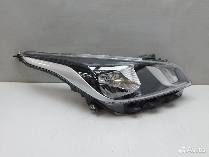 Фара правая Kia Rio