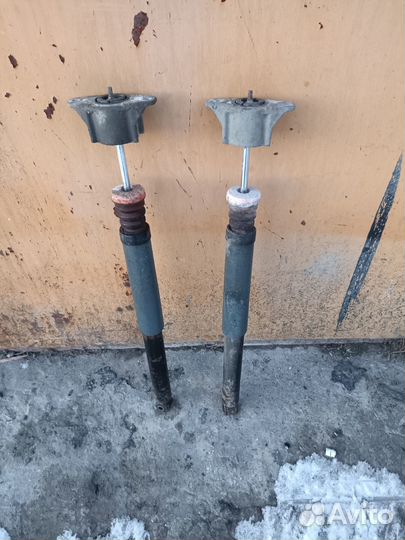 Задний амортизатор Ford Focus 2