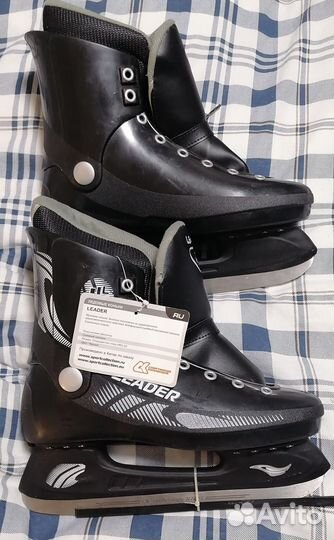 Коньки хоккейные