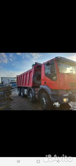 Водитель самосвала