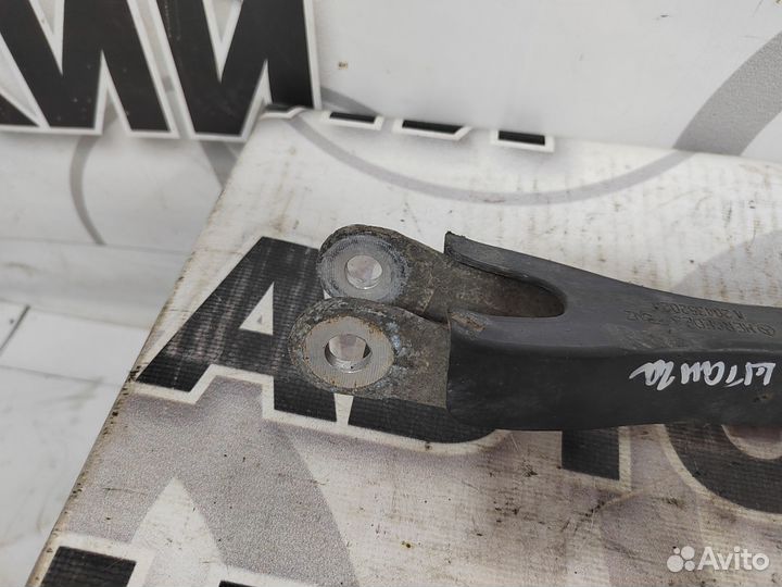 Рычаг задний левый нижний Mercedes W204