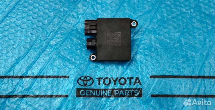 Блок управления вентиляторами Рав 4 -3 2007-2012