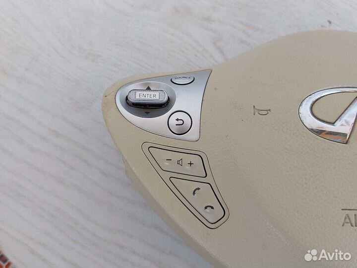 Infiniti fx37 Подушка руля