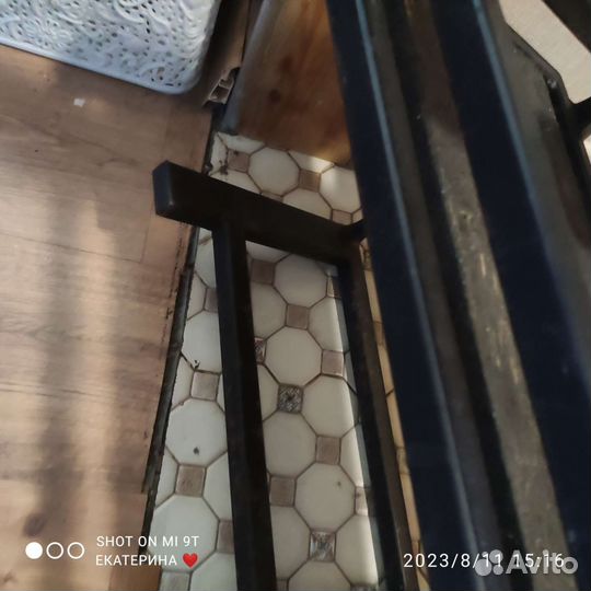 Подставка для мисок/стойка