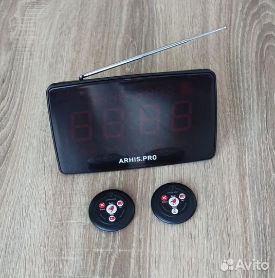 Комплект: Табло на русском и кнопка вызов официант