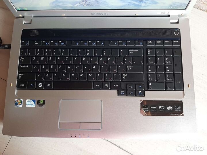 Ноутбук Samsung NP-R730