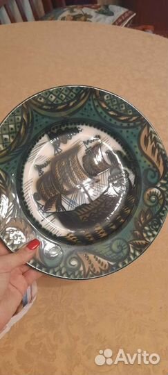 Настенная тарелка