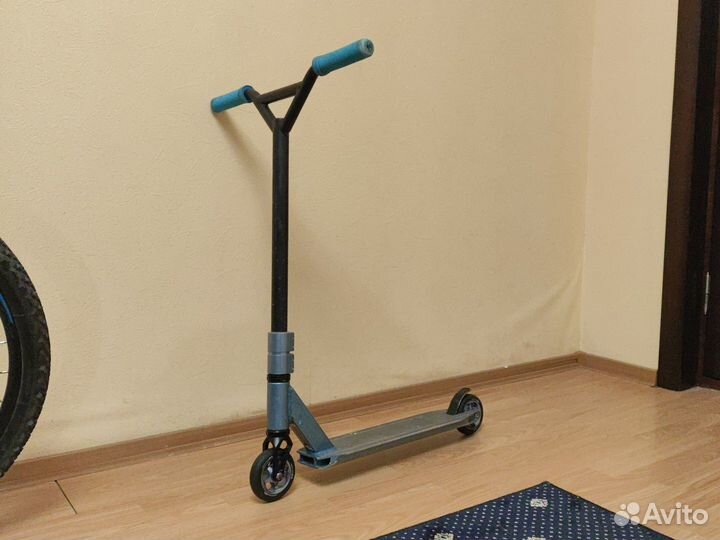 Трюковой самокат tech team duker 303