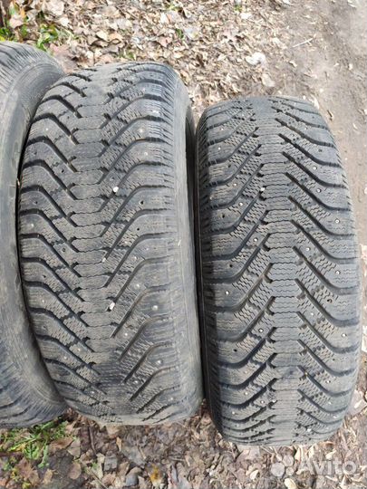Goodyear UltraGrip 400 255/65 R17