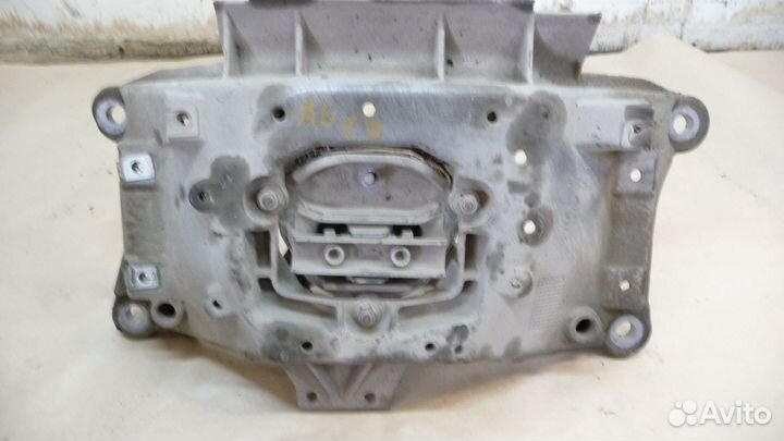 Кронштейн кпп ауди А6 А7 А4 А5