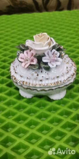 Шкатулка фарфор