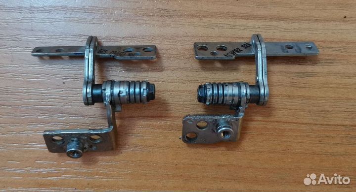 Петли для ноутбуков Samsung NP300* / NP305*