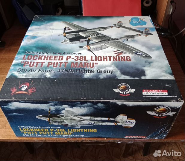 Модель самолёта lockheed P-38L liqhtninq М 1:18