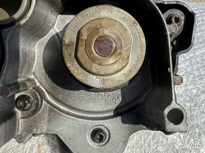 Помпа термостат на golf 7