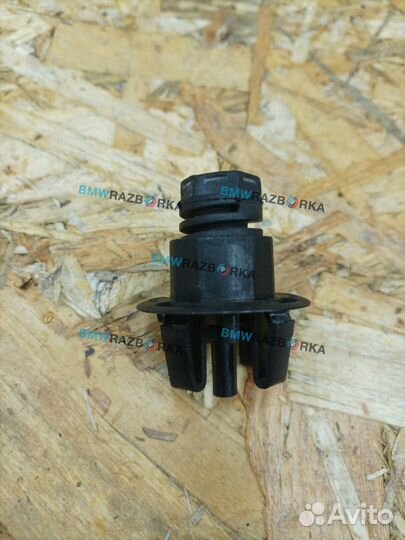 Держатель капота передний BMW M2 G87 2024 7348121