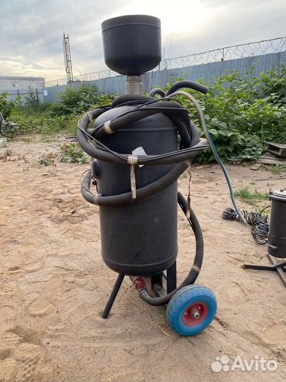 Пескоструйный напорный аппарат