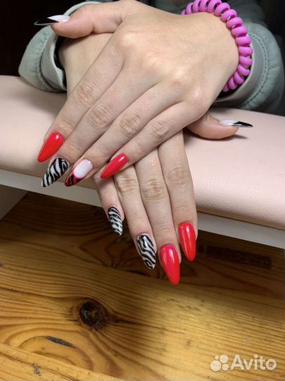 Маникюр, педикюр,наращивание ногтей