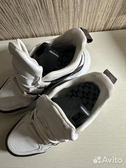 Кроссовки LV