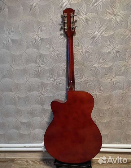 Акустическая гитара