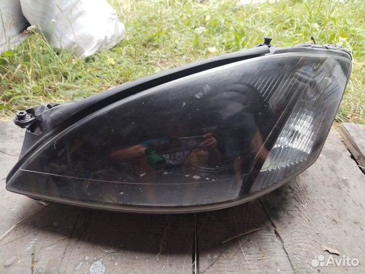 Фара передняя левая