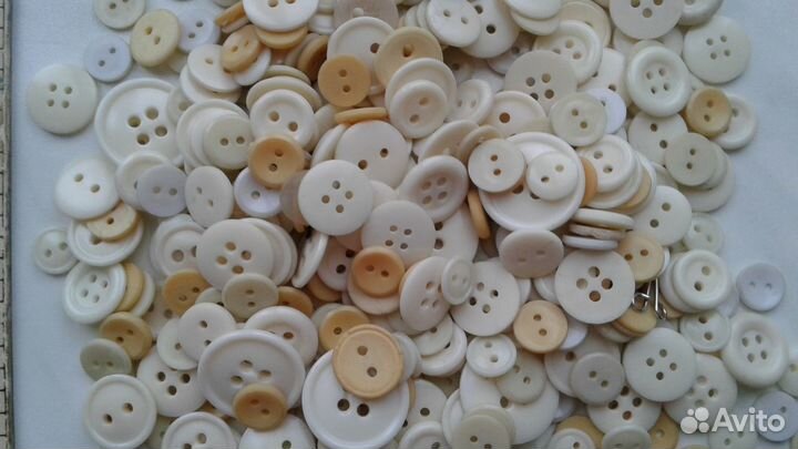 Старинные пуговицы черные и белые