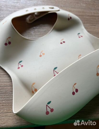 Нагрудник силиконовый mushie