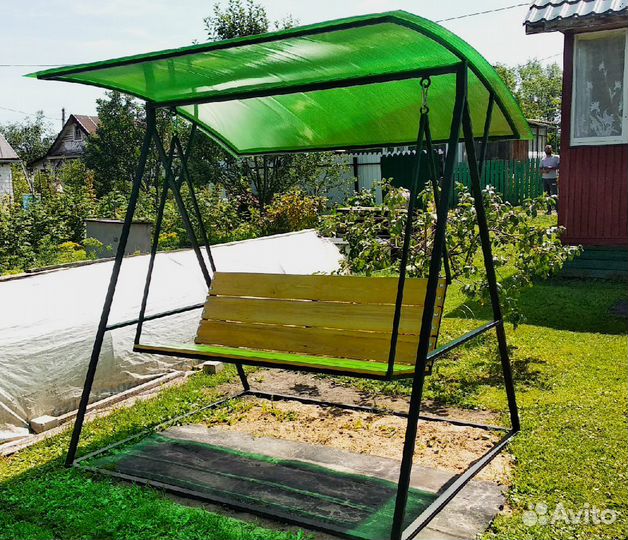 Качели садовые с крышей