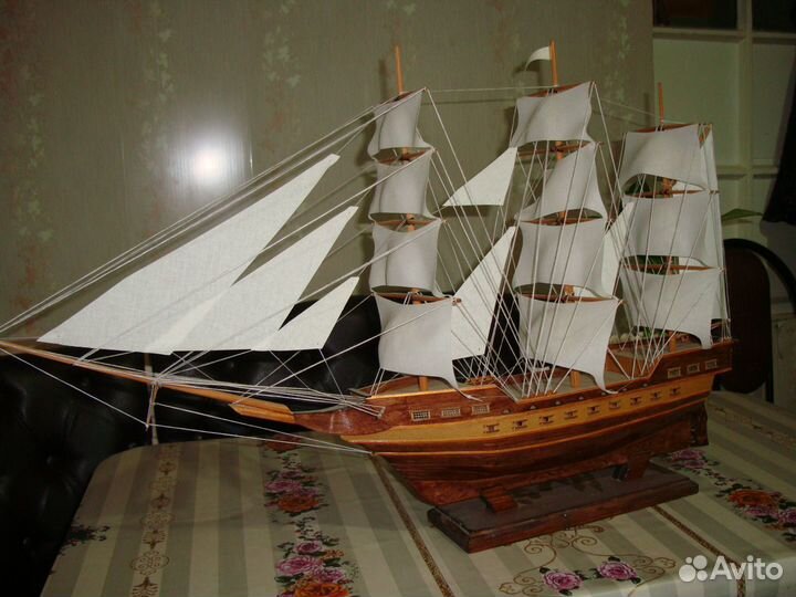 Модель корабля из дерева Ручная работа