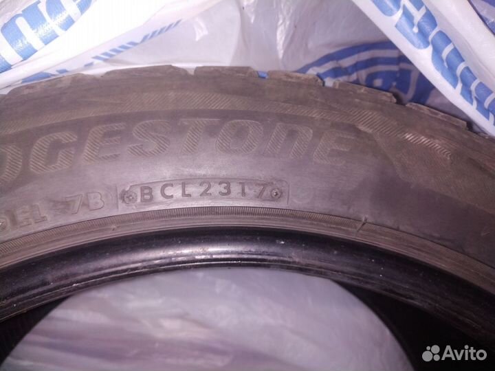 Bridgestone Blizzak DM-V2 275/45 R20 110T