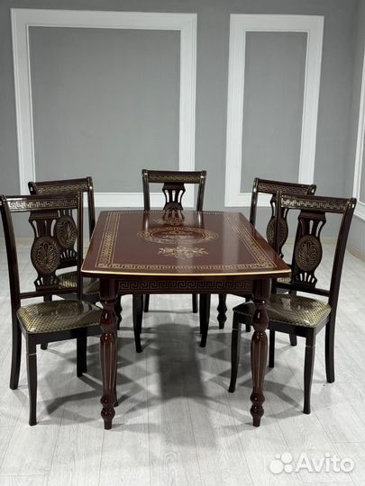 Стол и стулья