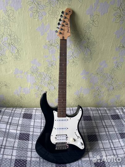 Электрогитара Yamaha pacifica 112j