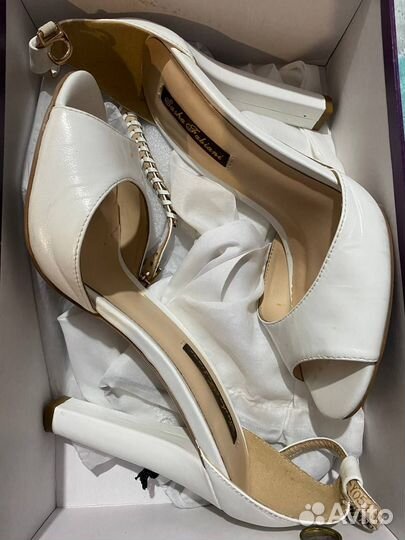 Босоножки белые 38 размер