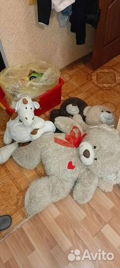 Большие плюшевые медведи игрушки отдам