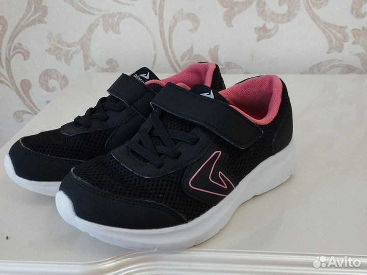 Кроссовки для девочки