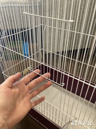 Клетка для птиц с купалкой и кормушкой