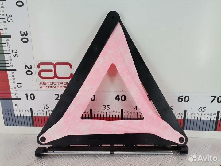 Знак аварийной остановки Audi A4 B5 рест. 2001