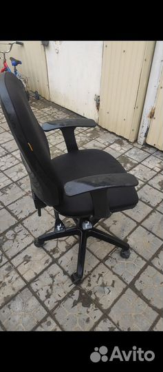 Компьютерное кресло