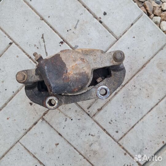 Суппорт передний левый Chery Amulet A15