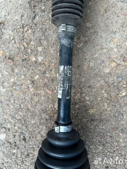 Продам переднюю правую полуось бмв ф10