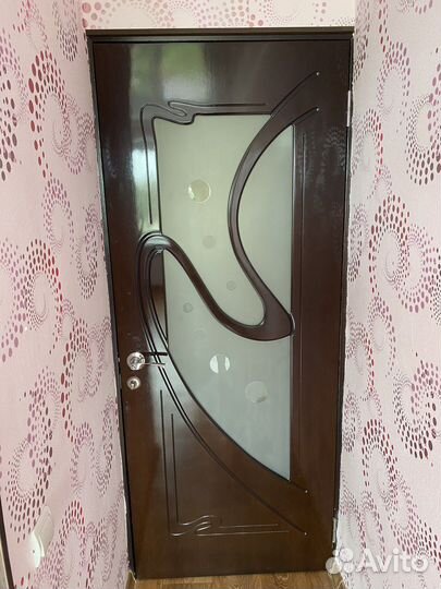 Межкомнатная деревянная дверь