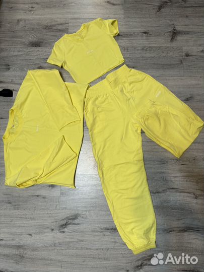 Спортивный костюм женский