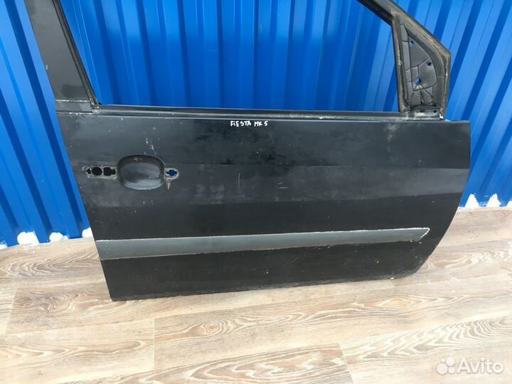 Дверь передняя правая Форд Фиеста Mk5 Mk 5