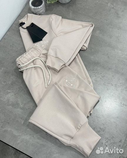 Спортивный костюм guess