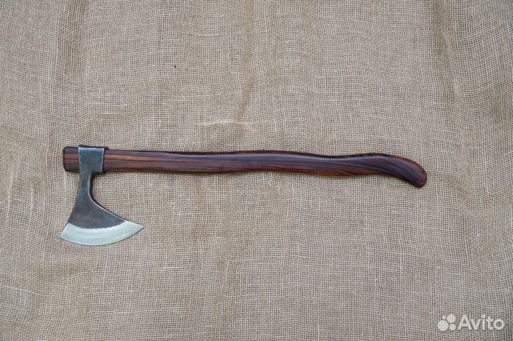 Подарочный топор для рыбака и охотника на топорище