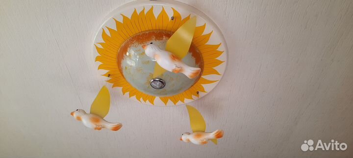 Продам люстру для детской