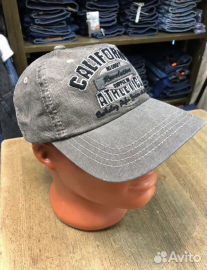 Бейсболка джинсовая новая. Магазин