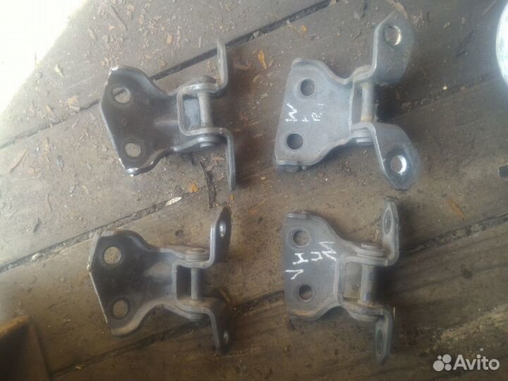 Петли дверей Nissan Primera W10 ниссан примера